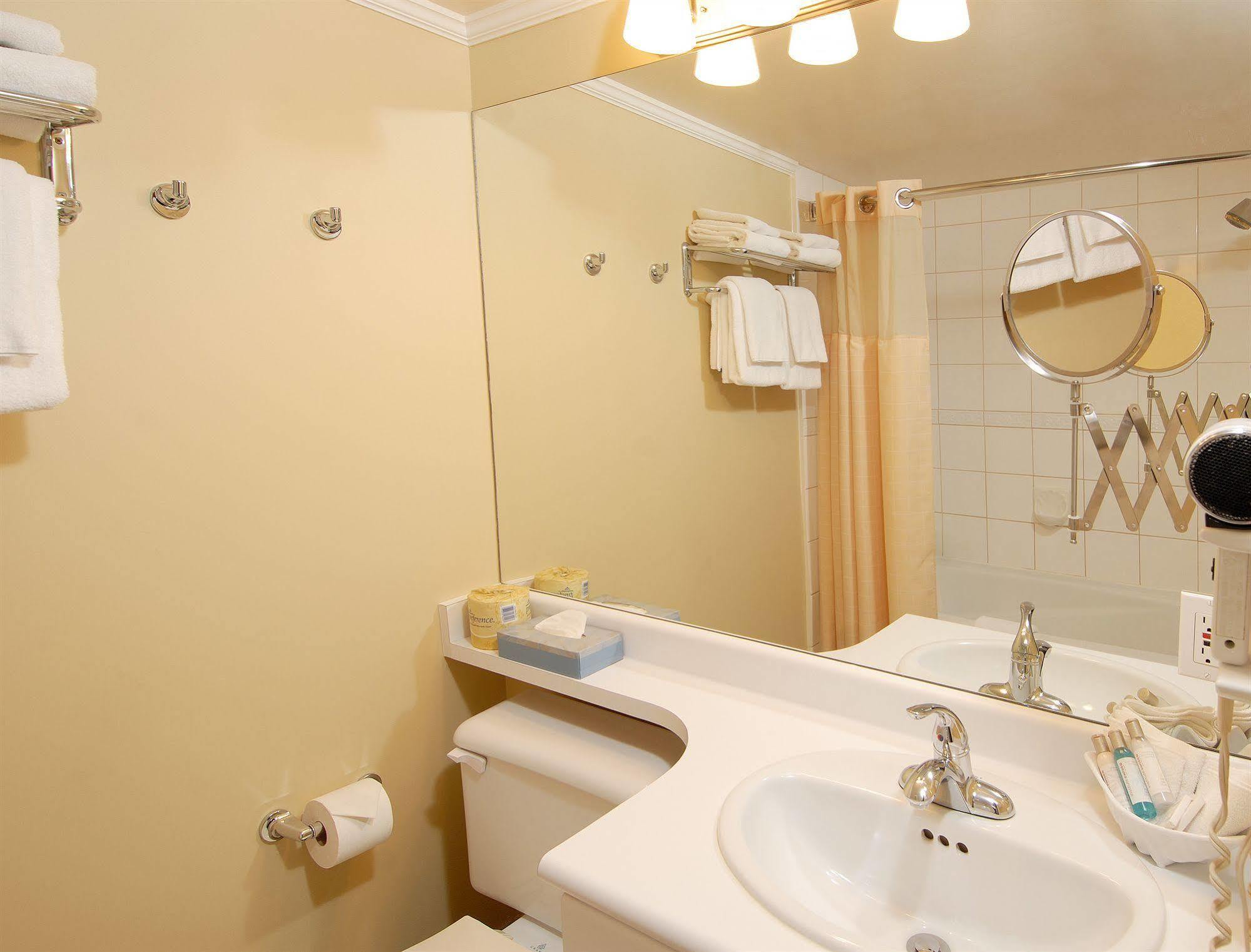וונקובר Robson Suites מראה חיצוני תמונה